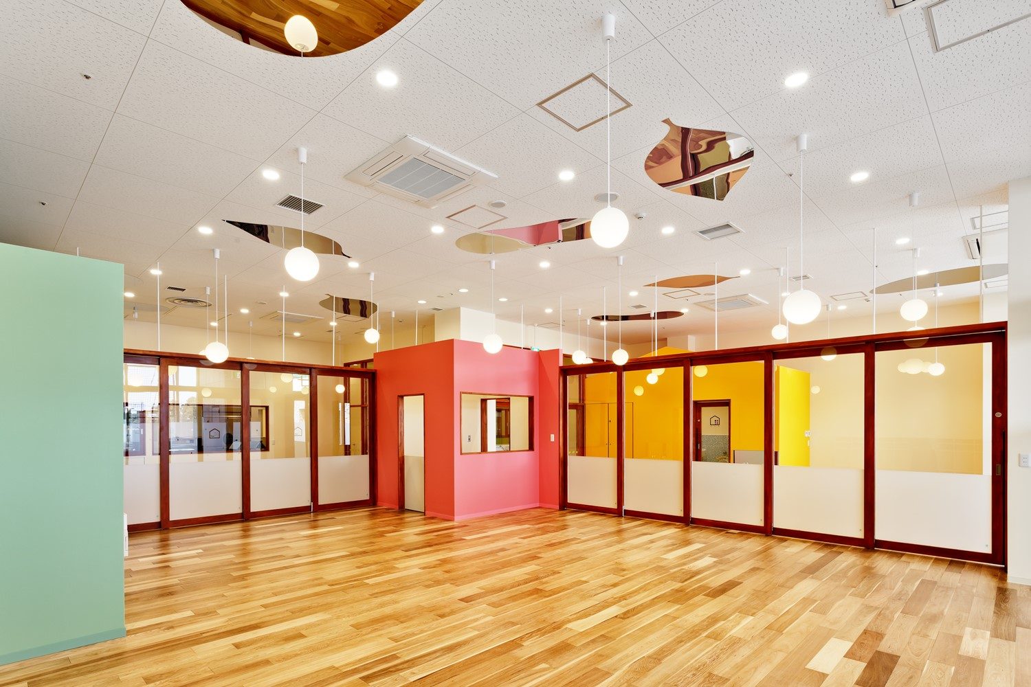 モラージュこばと保育園の建具クローズ